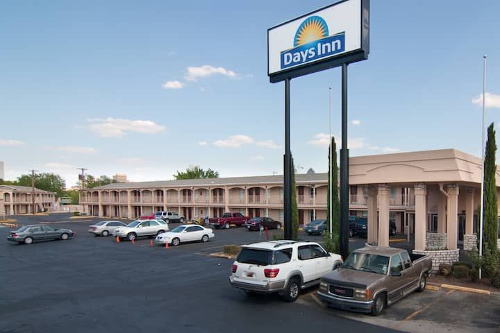 Days Inn Market Center Dallas