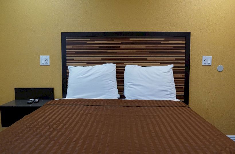 Holly Crest Hotel