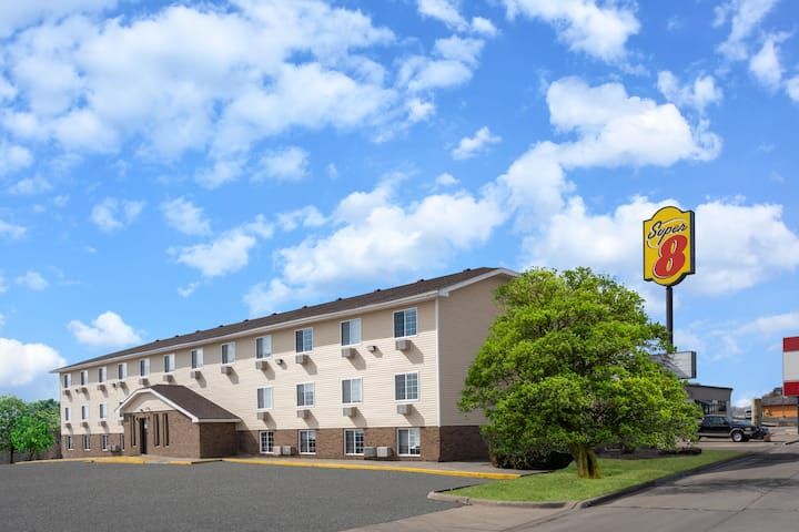 Super 8