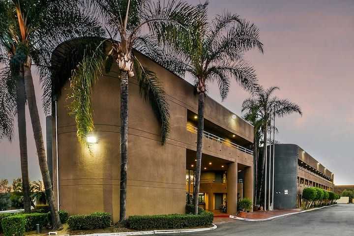 Travelodge Commerce Los Angeles Area