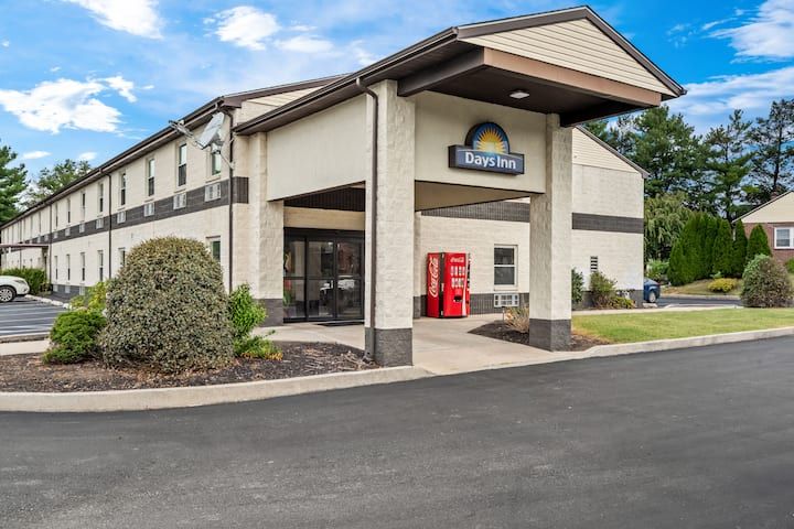 Days Inn by Wyndham Lancaster PA Dutch Country