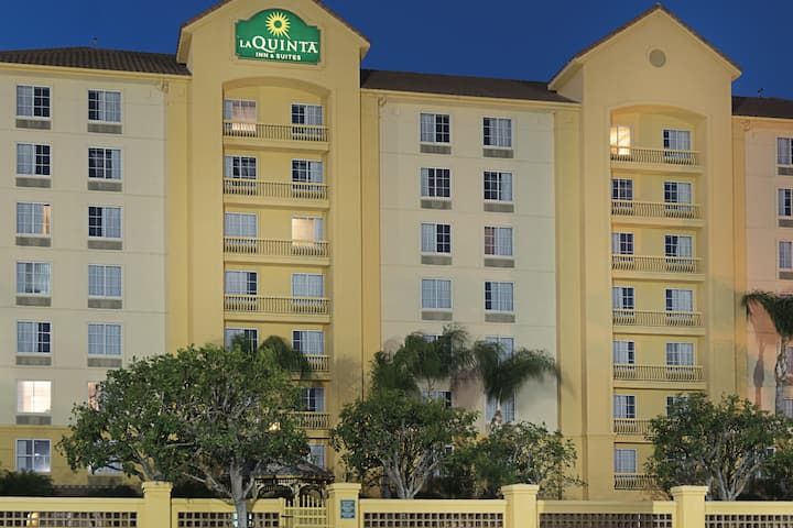 La Quinta Inn & Suites Ontario Airport