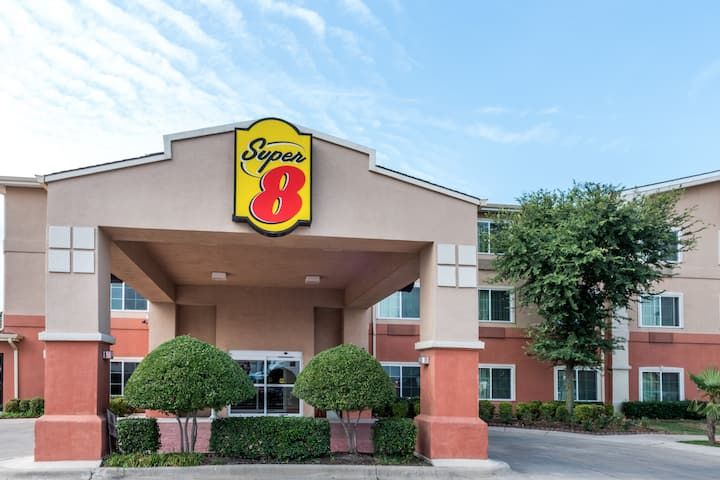 Super 8 Fort Worth North