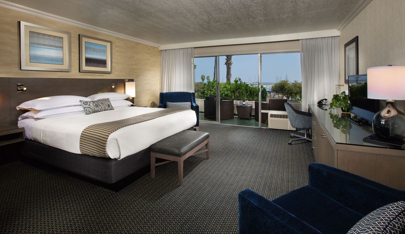 West Beach Inn, A Coach Hotel