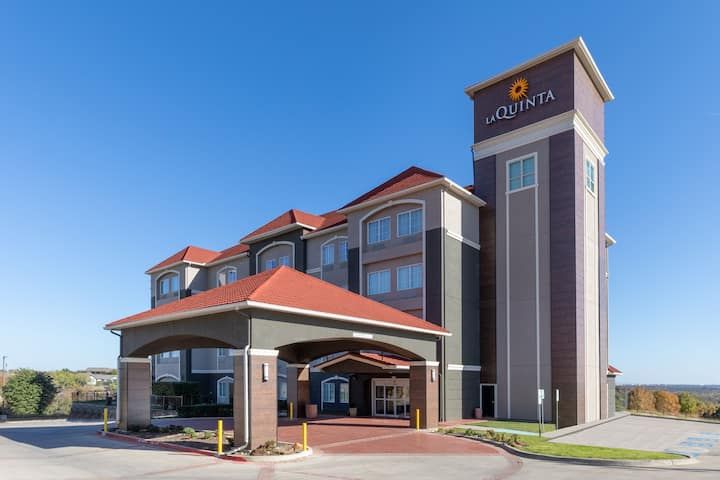 La Quinta Inn & Suites Fort Worth - Lake Worth