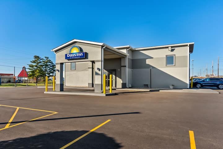 Days Inn by Wyndham Indianapolis East Post Road