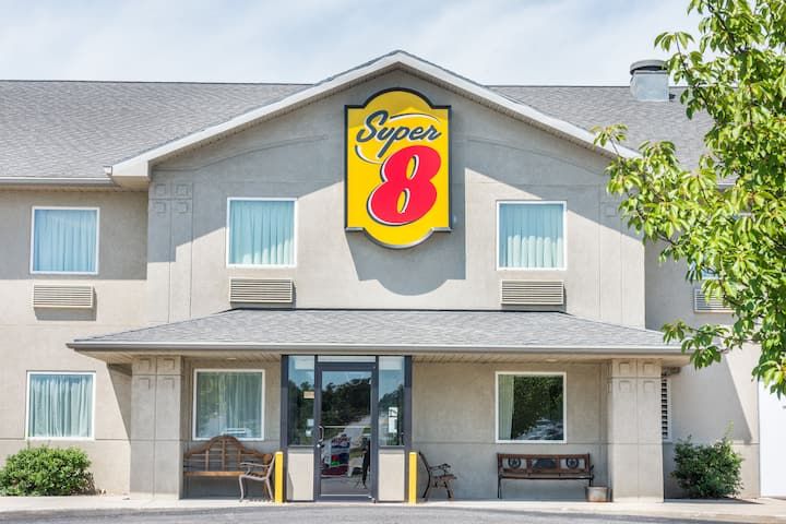 Super 8