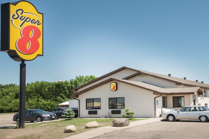 Super 8 Jamestown