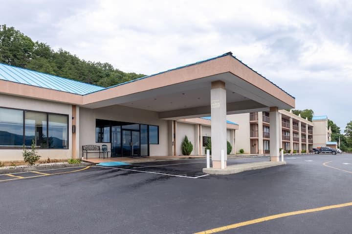Howard Johnson