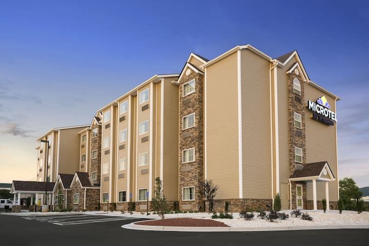 Microtel Inn & Suites