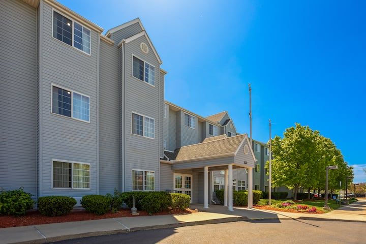Microtel Inn & Suites by Wyndham Ann Arbor
