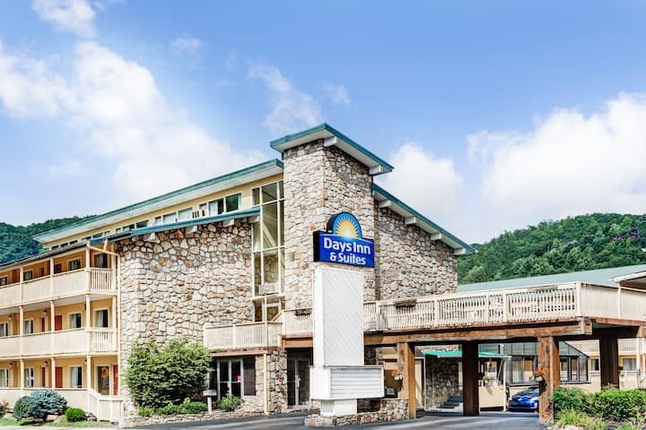 Days Inn And Suites Downtown Gatlinburg Parkway
