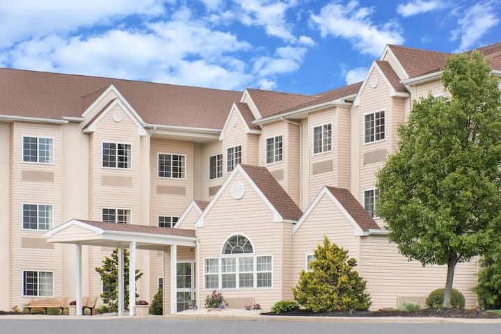 Microtel Inn & Suites