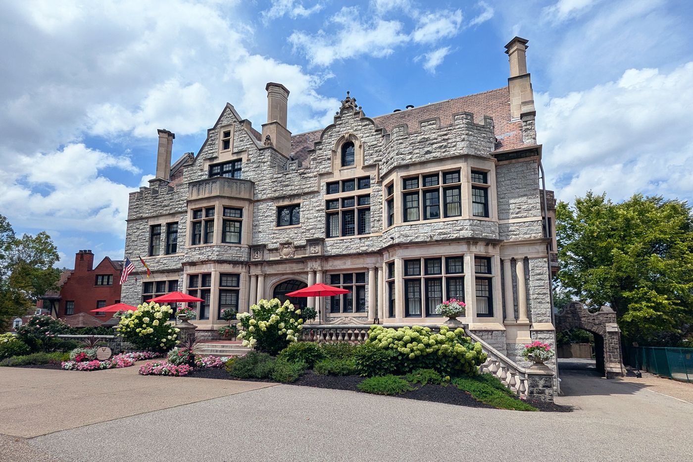 Mansions On Fifth Hotel
