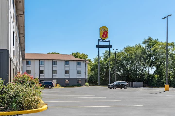 Super 8 Terre Haute