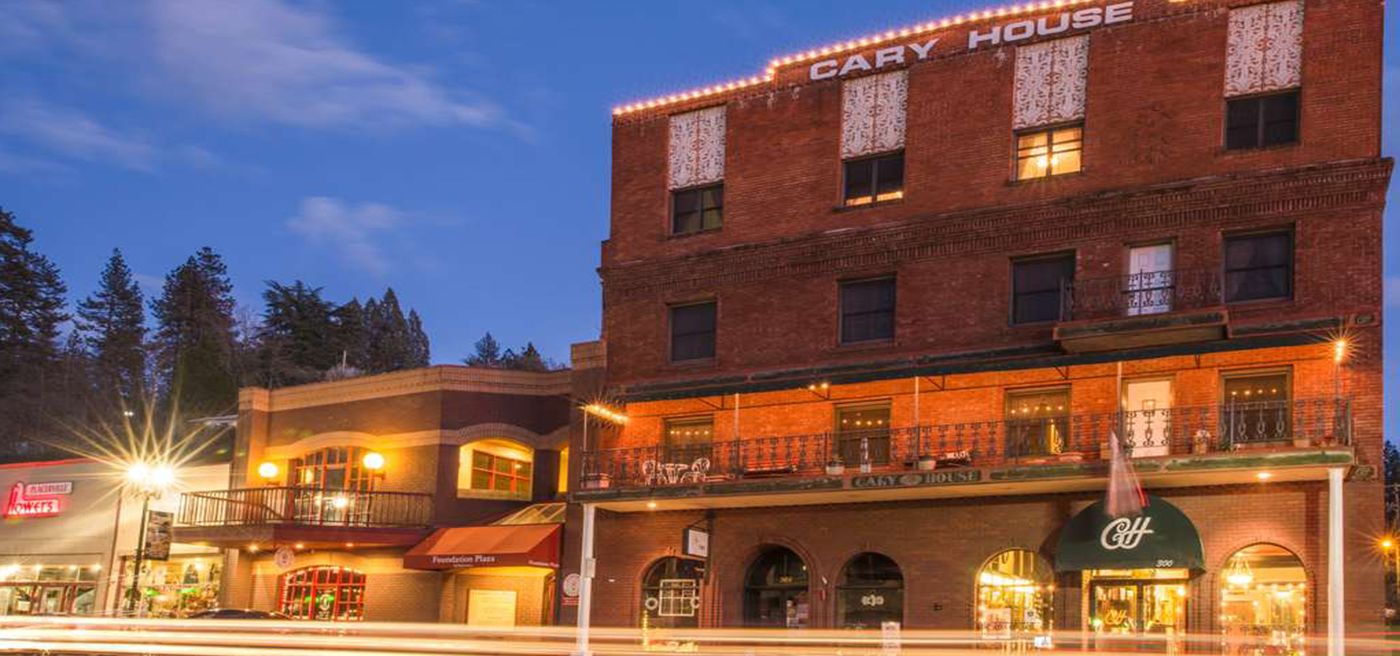 Historic Cary House Hotel