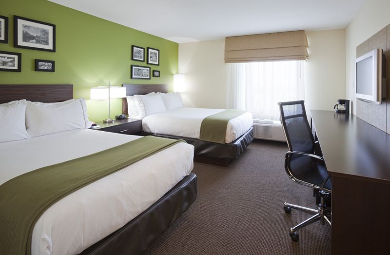 Holiday Inn Express & Suites