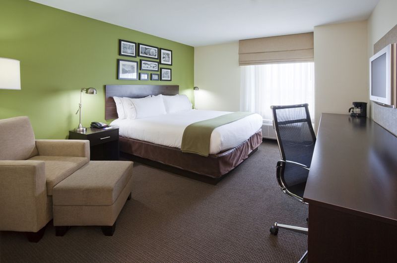 Holiday Inn Express & Suites