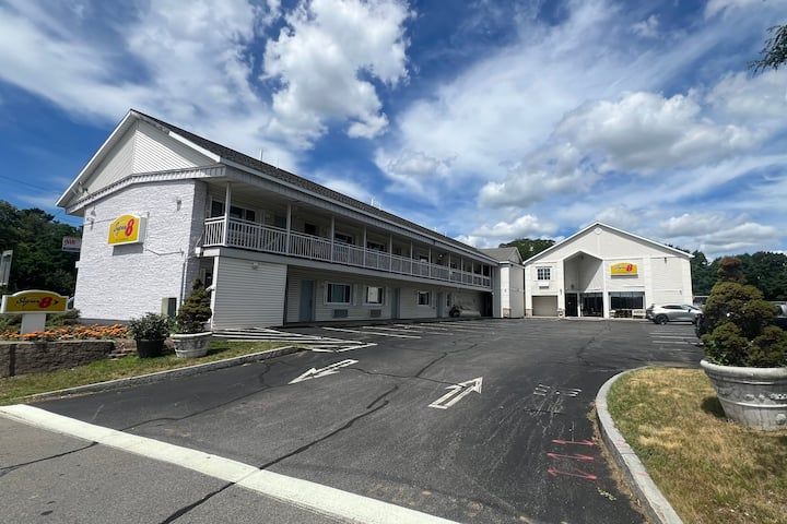 Super 8 by Wyndham Albany