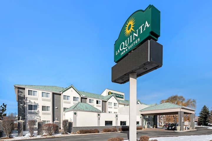 La Quinta Inn & Suites
