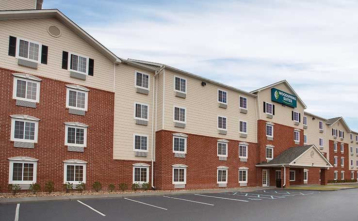 WoodSpring Suites