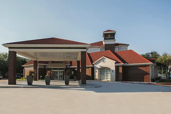 La Quinta Inn & Suites