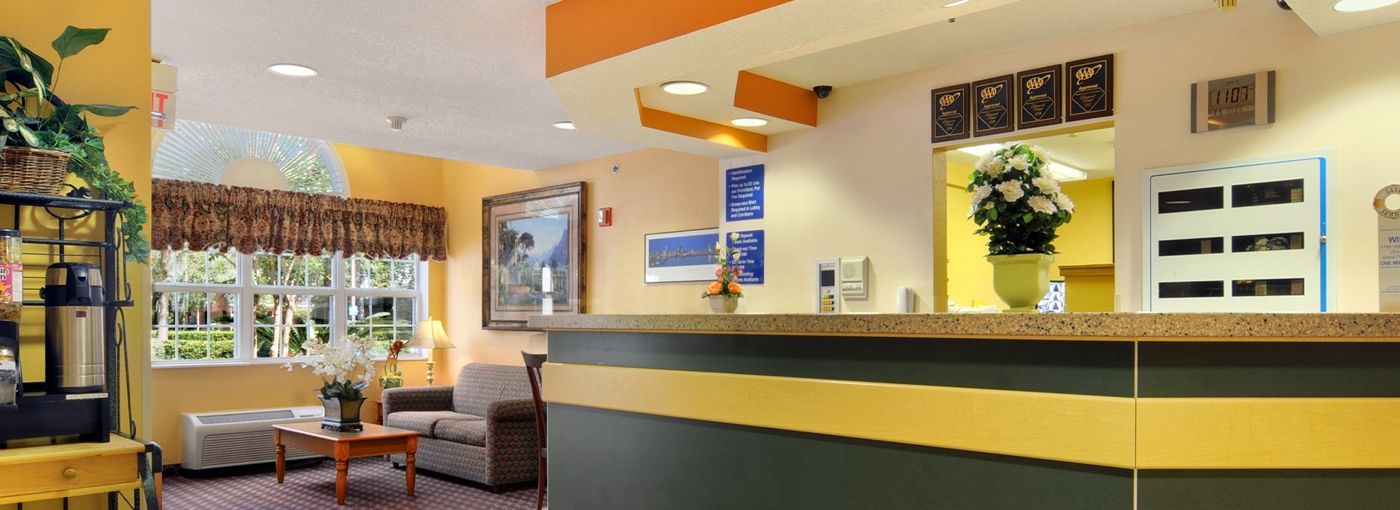 Hometown Inn & Suites