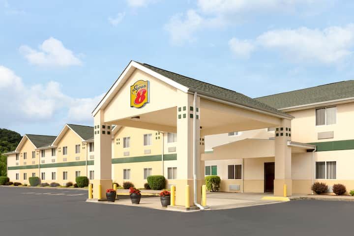 Super 8