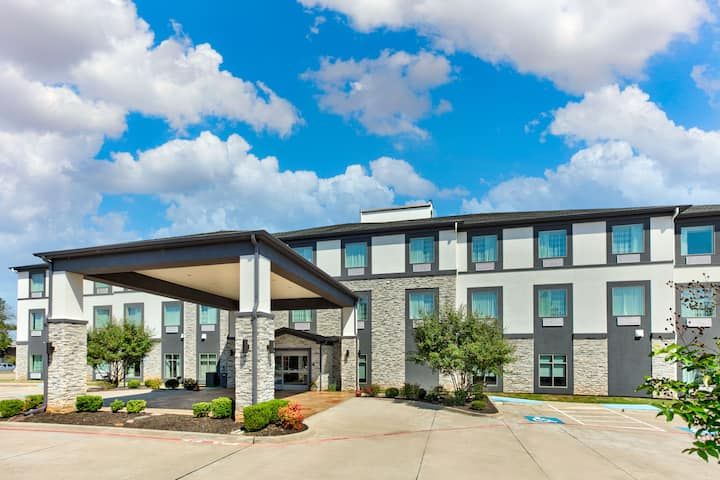 Wingate by Wyndham