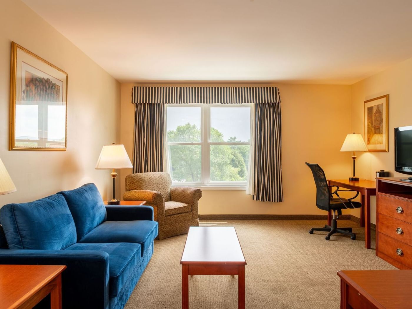 White River Inn & Suites