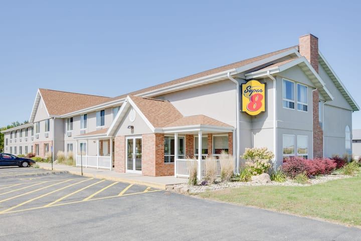 Super 8 Jackson MN