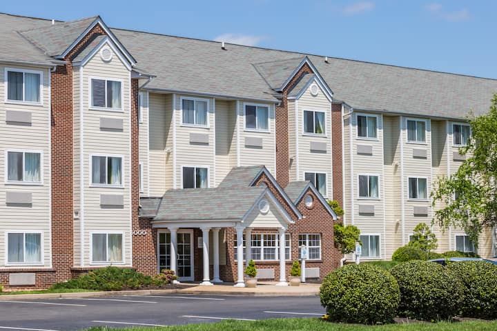 Microtel Inn & Suites