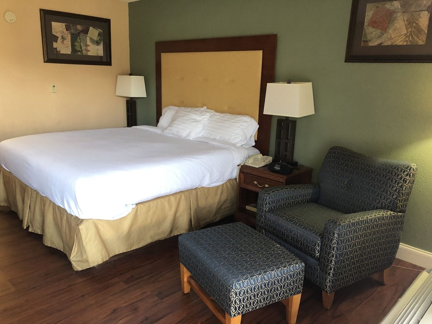Express Airport Inn