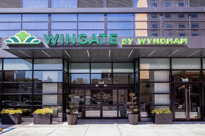 Wingate by Wyndham Long Island City