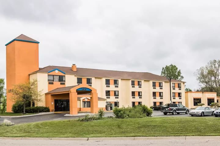 Days Inn by Wyndham Flint / Bishop International Airport