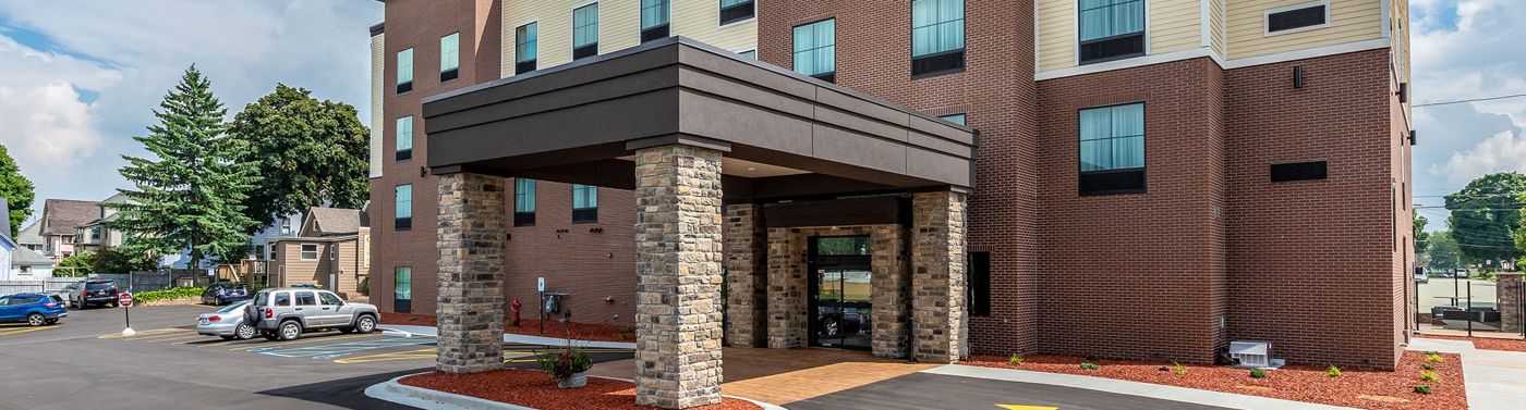 Cobblestone Hotel