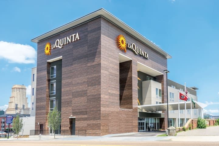 La Quinta Inns & Suites Memphis Downtown