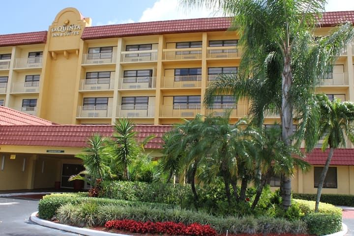 La Quinta Inn & Suites Coral Springs Univ Dr