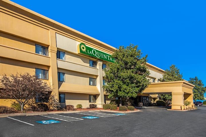 La Quinta Inn & Suites Little Rock N - McCain Mall