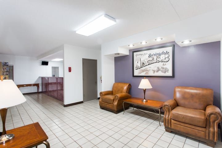 Super 8 by Wyndham Springdale AR