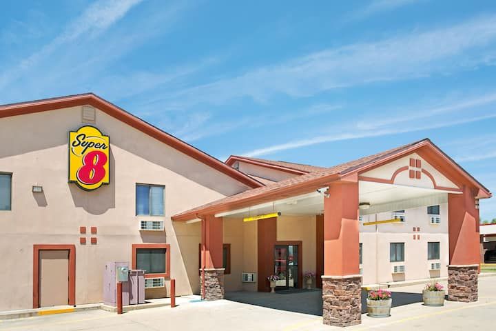 Super 8