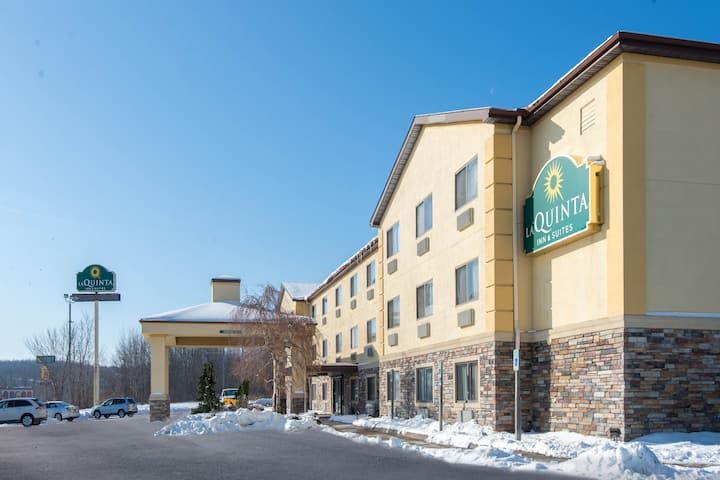 La Quinta Inn & Suites Erie