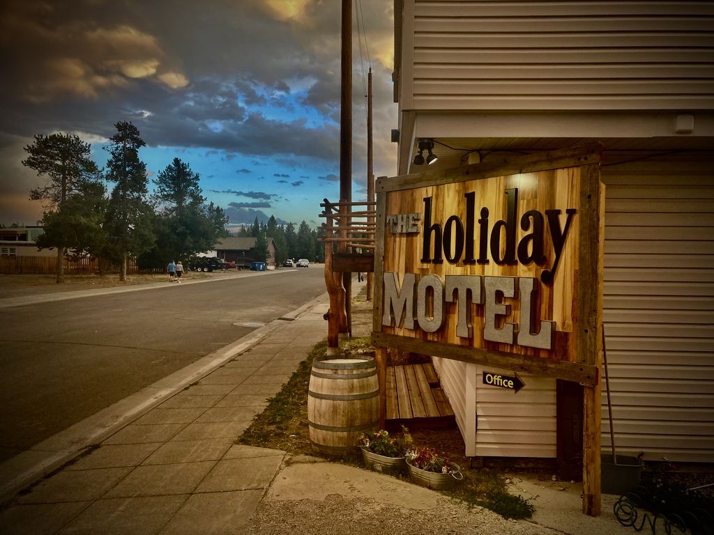 Holiday Motel