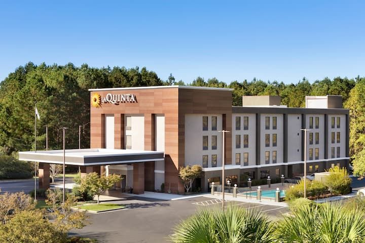 La Quinta Inn & Suites Selma/Smithfield I-95