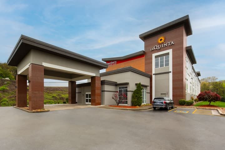 La Quinta Inn & Suites Knoxville Papermill