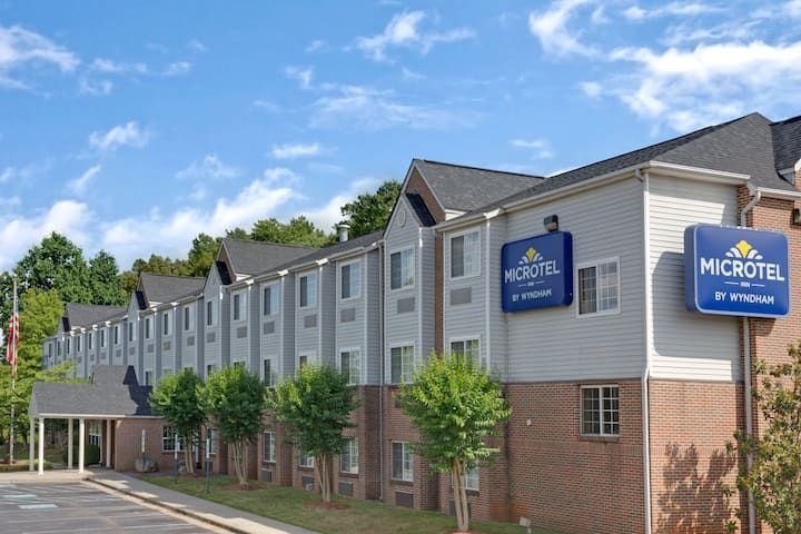 Microtel Inn by Wyndham Charlotte/University Place