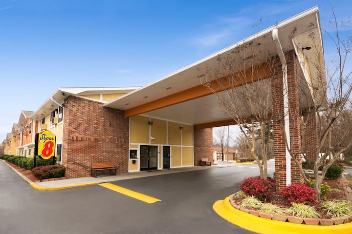 Super 8 Charlotte University