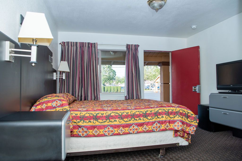 Travelers Rest Motel