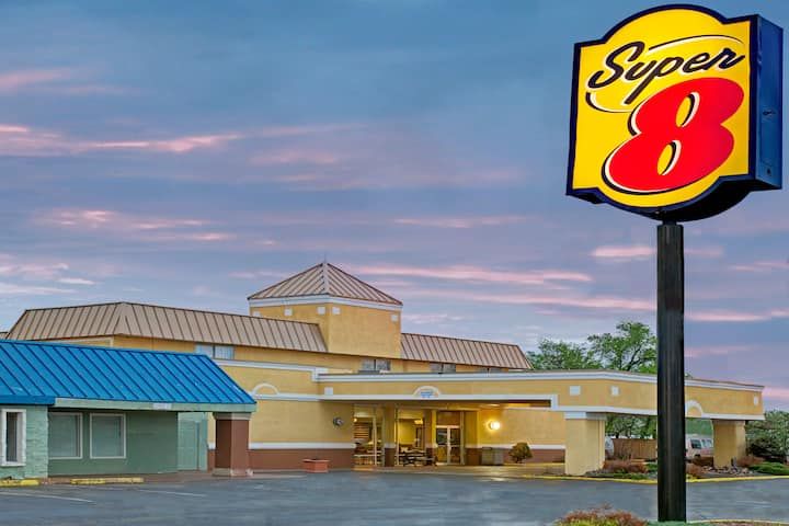 super 8