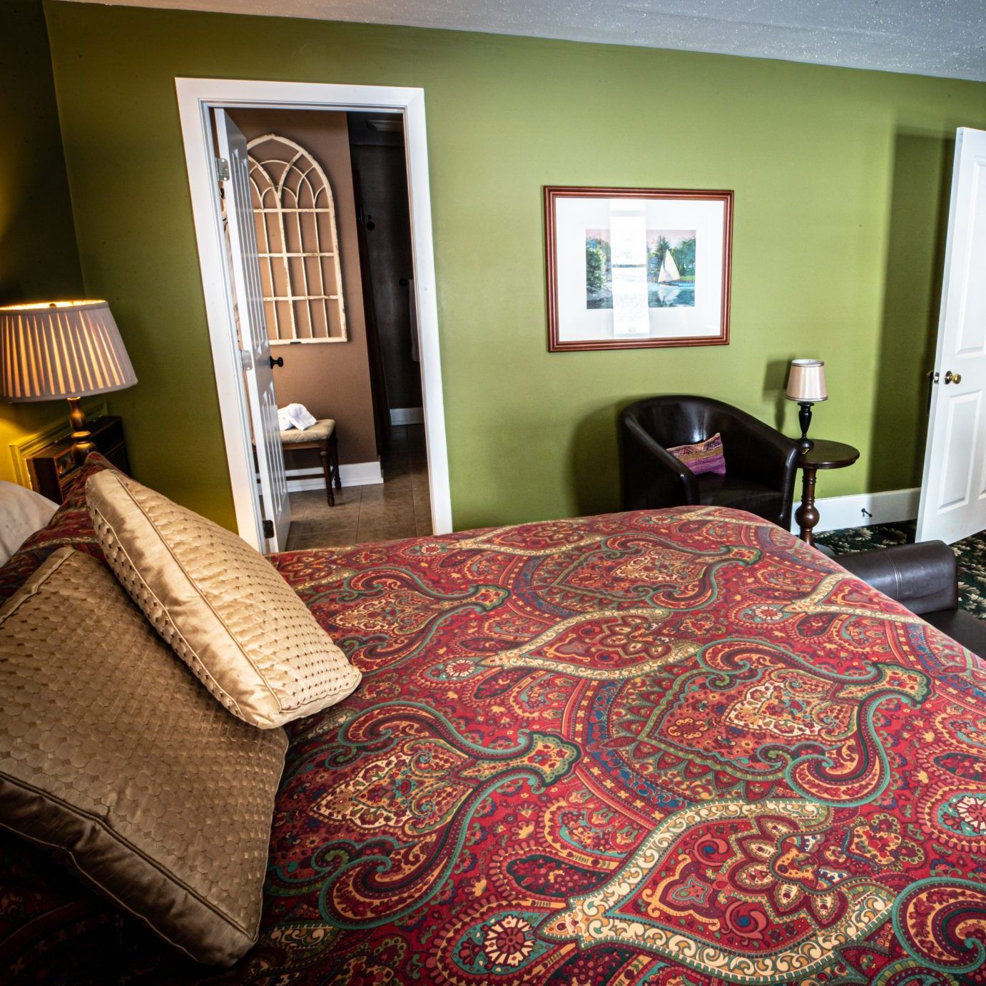 Twin Oaks Inn